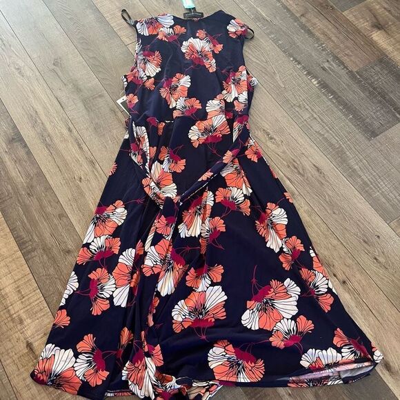 Stitch Fix I Donna
Morgan Laddie Faux
Wrap Dress, size 14 W - Picture 3 of 7